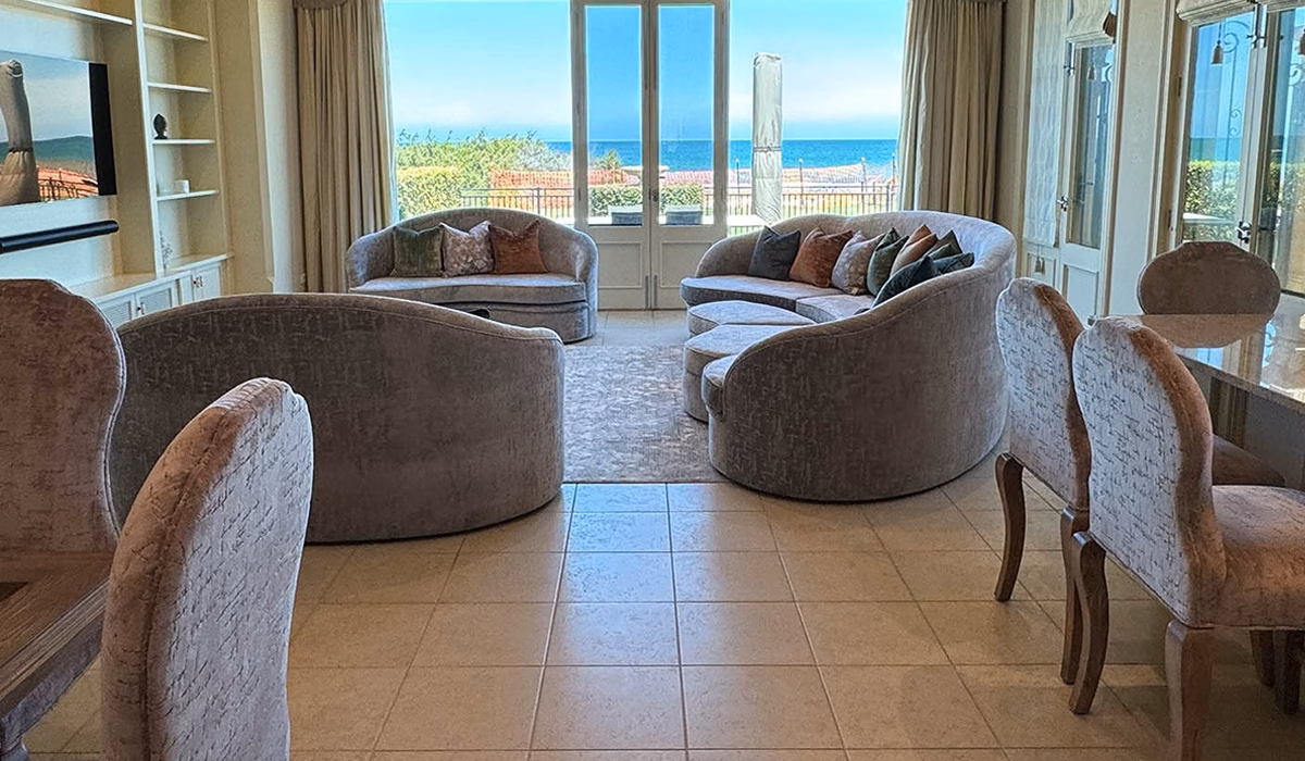 Why the Best Interior Designers Understand How to Build Custom Made Sofa Pieces